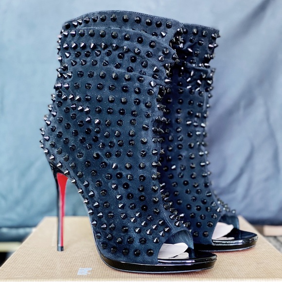 *SOLD* CHRISTIAN LOUBOUTIN. GUERILLA Spike Bootie - Picture 9 of 13